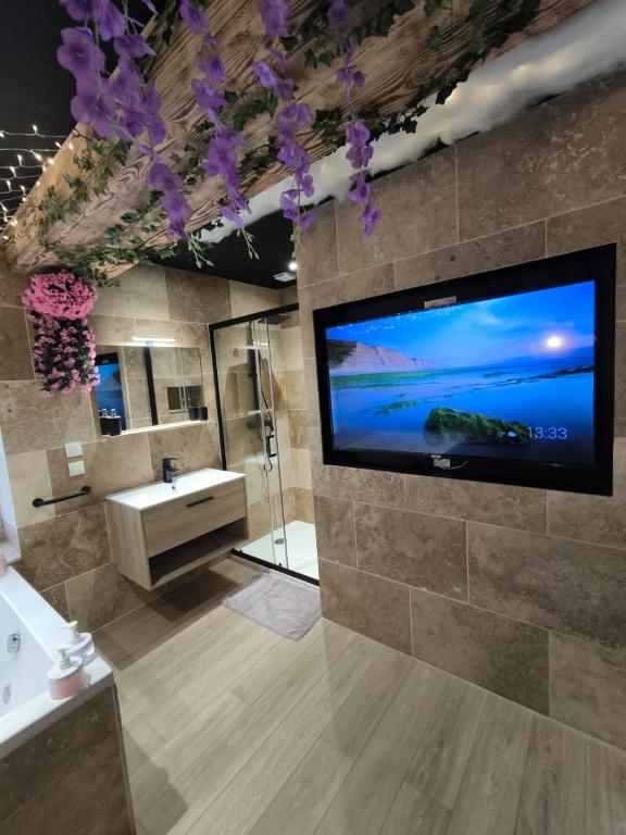 L'éxperience LOVE ROOM - LʼÉtrat33 de L'éxperience LOVE ROOM
