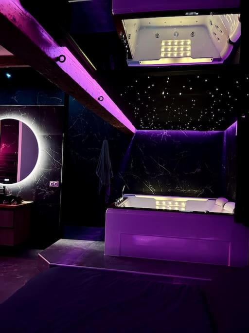 L’arène des plaisirs - love room - Nîmes10 de L’arène des plaisirs - love room
