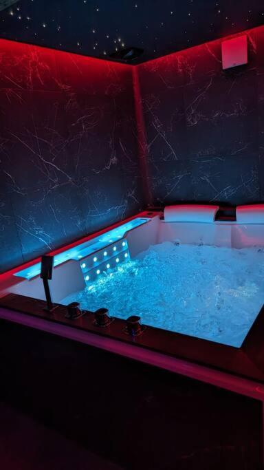 L’arène des plaisirs - love room - Nîmes6 de L’arène des plaisirs - love room
