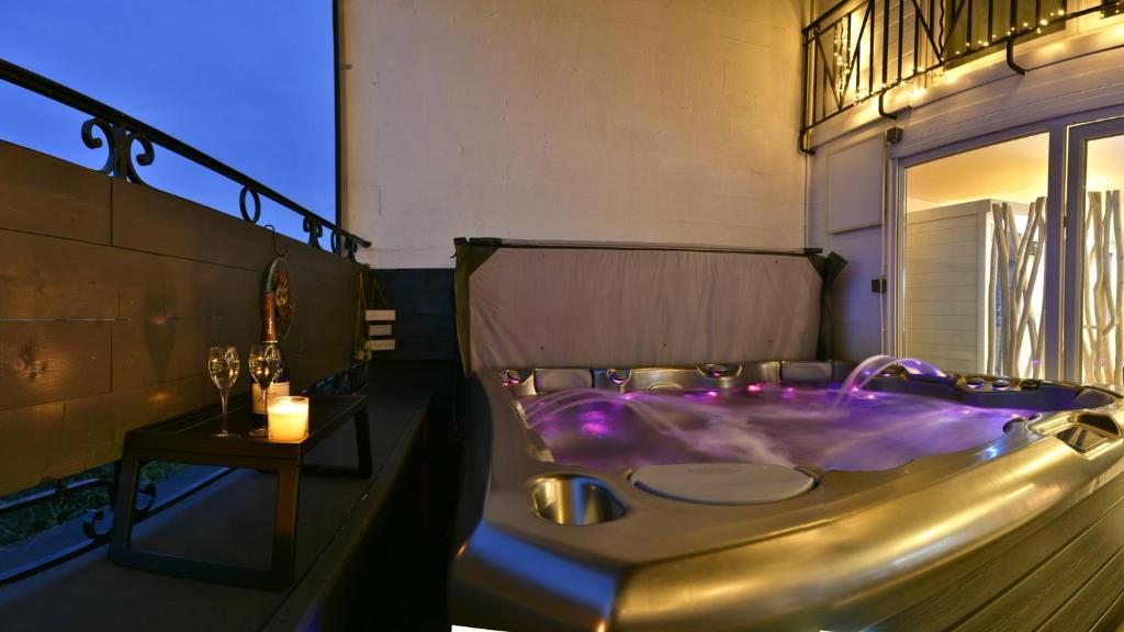 Le LOFT, MoonLOVE, Jacuzzi et sauna privatifs sur terrasse, 120m2 - Jarville-la-Malgrange