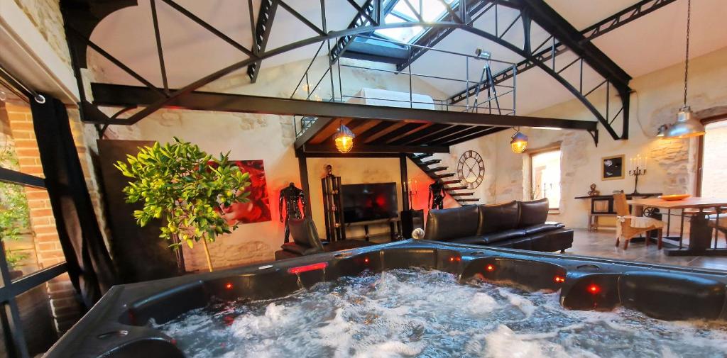 Demeure de la Baronne - VézénobresDemeure de la Baronne
