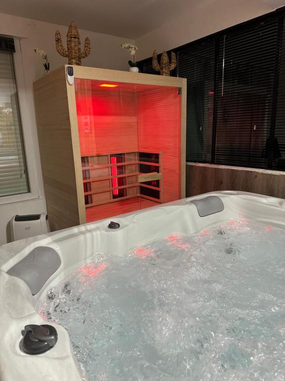 La Maison des Plaisirs Love room - Champigny-sur-Yonne25 de La Maison des Plaisirs Love room
