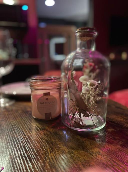 Love Room Le Baroque / Jacuzzi / Sauna - Château-Landon9 de Love Room Le Baroque / Jacuzzi / Sauna
