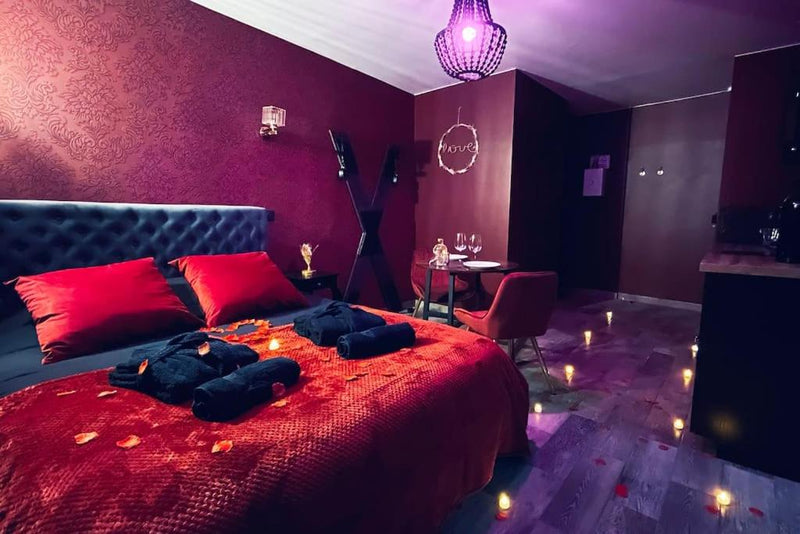 Love Room Le Baroque / Jacuzzi / Sauna - Château-Landon4 de Love Room Le Baroque / Jacuzzi / Sauna
