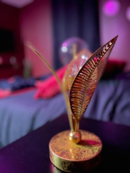 Love Room Le Baroque / Jacuzzi / Sauna - Château-Landon19 de Love Room Le Baroque / Jacuzzi / Sauna
