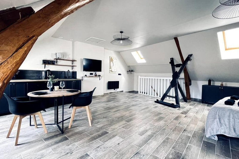 Love Room Le Chalet / Jacuzzi / Sauna - Château-Landon4 de Love Room Le Chalet / Jacuzzi / Sauna
