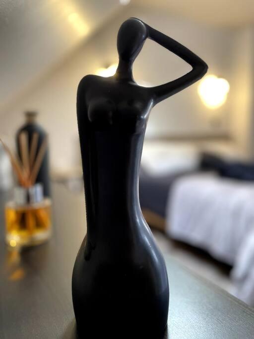 Love Room Le Chalet / Jacuzzi / Sauna - Château-Landon17 de Love Room Le Chalet / Jacuzzi / Sauna
