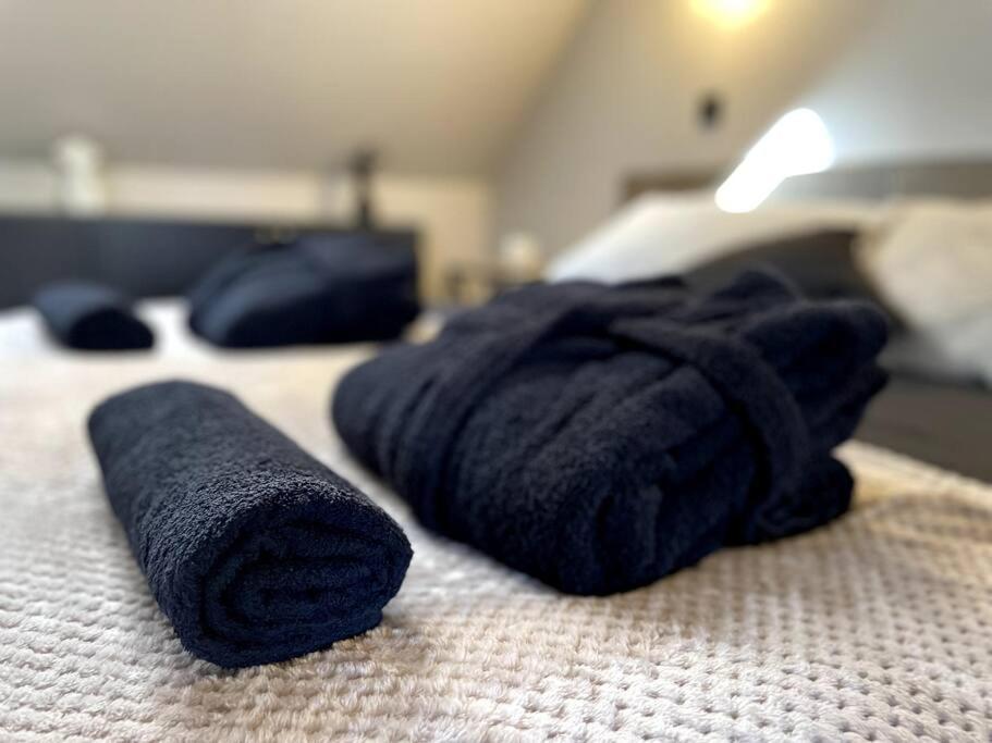 Love Room Le Chalet / Jacuzzi / Sauna - Château-Landon18 de Love Room Le Chalet / Jacuzzi / Sauna
