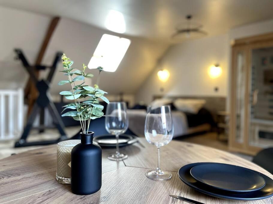 Love Room Le Chalet / Jacuzzi / Sauna - Château-Landon21 de Love Room Le Chalet / Jacuzzi / Sauna
