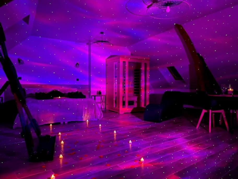 Love Room Le Chalet / Jacuzzi / Sauna - Château-Landon31 de Love Room Le Chalet / Jacuzzi / Sauna
