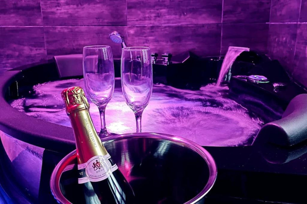 Love Room Le Chalet / Jacuzzi / Sauna - Château-Landon38 de Love Room Le Chalet / Jacuzzi / Sauna
