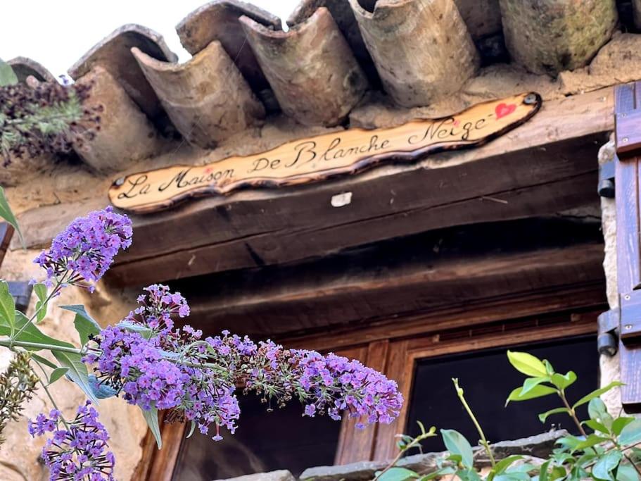 Love room de Blanche Neige - Assignan7 de Love room de Blanche Neige
