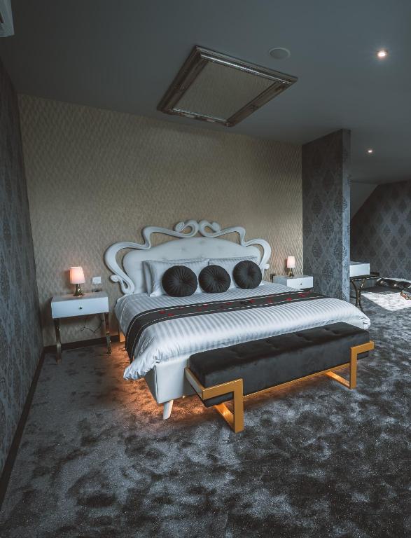 Love gite avec Spa nage privatif et espace coquin - Le Secret de l'Elixir - Argentré-du-Plessis23 de Love gite avec Spa nage privatif et espace coquin - Le Secret de l'Elixir
