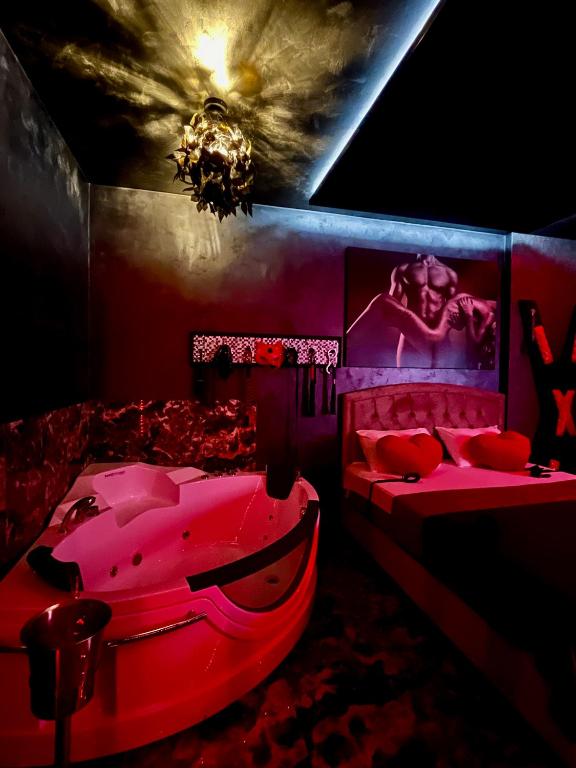 Love Room - Bucharest22 de Love Room
