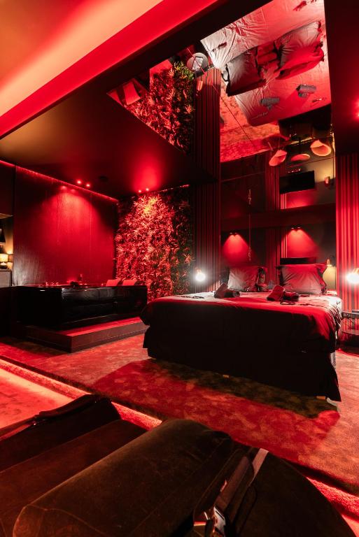 Évasion intime : Love Room de luxe à Cannes - Cannes12 de Évasion intime : Love Room de luxe à Cannes
