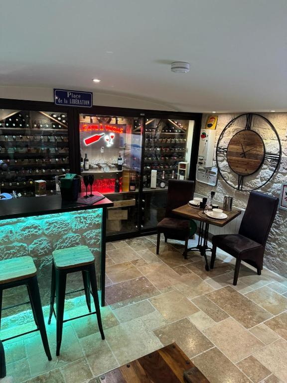 SUITE 785 Chambre Jacuzzi Sauna - Montauban27 de SUITE 785 Chambre Jacuzzi Sauna
