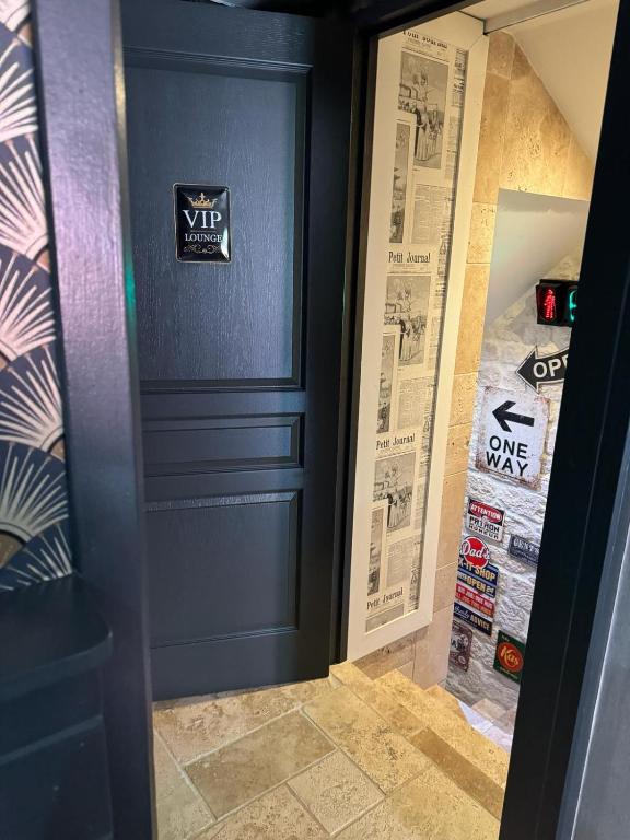 SUITE 785 Chambre Jacuzzi Sauna - Montauban24 de SUITE 785 Chambre Jacuzzi Sauna
