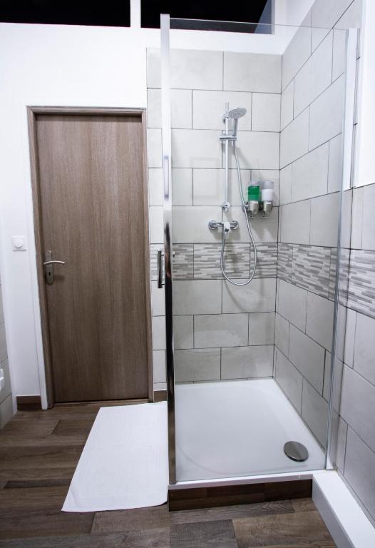 L'Hyper Centre - Netflix & Wifi - Literie Haut de Gamme - check-in 24H24 - GoodMarning - Châlons-en-Champagne7 de L'Hyper Centre - Netflix & Wifi - Literie Haut de Gamme - check-in 24H24 - GoodMarning
