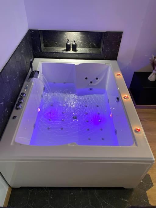 La Home Love location de séduction - Folles11 de La Home Love location de séduction
