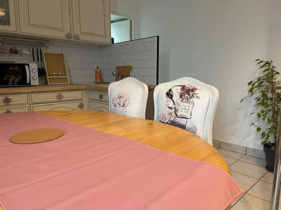 Love Room : Lovely Room 61 - Saint-Clair-de-Halouze9 de Love Room : Lovely Room 61
