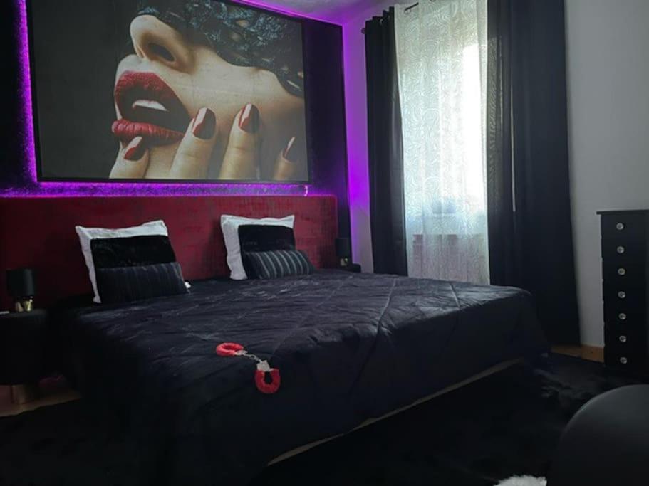 Love Room : Lovely Room 61 - Saint-Clair-de-Halouze11 de Love Room : Lovely Room 61
