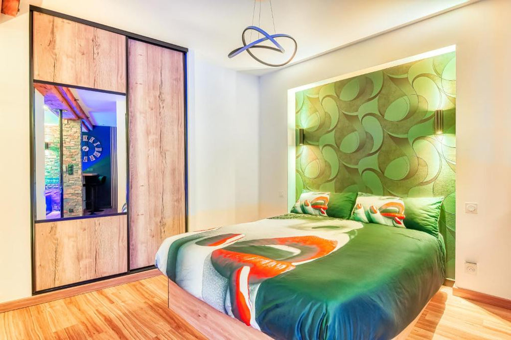 Love room au bord de l'eau. L'instant coquin - Rochefort-sur-Loire36 de Love room au bord de l'eau. L'instant coquin
