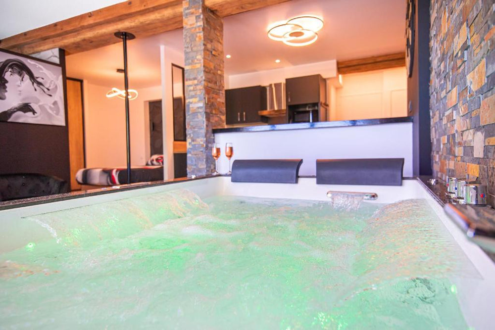 Love room au bord de l'eau. L'instant coquin - Rochefort-sur-Loire10 de Love room au bord de l'eau. L'instant coquin
