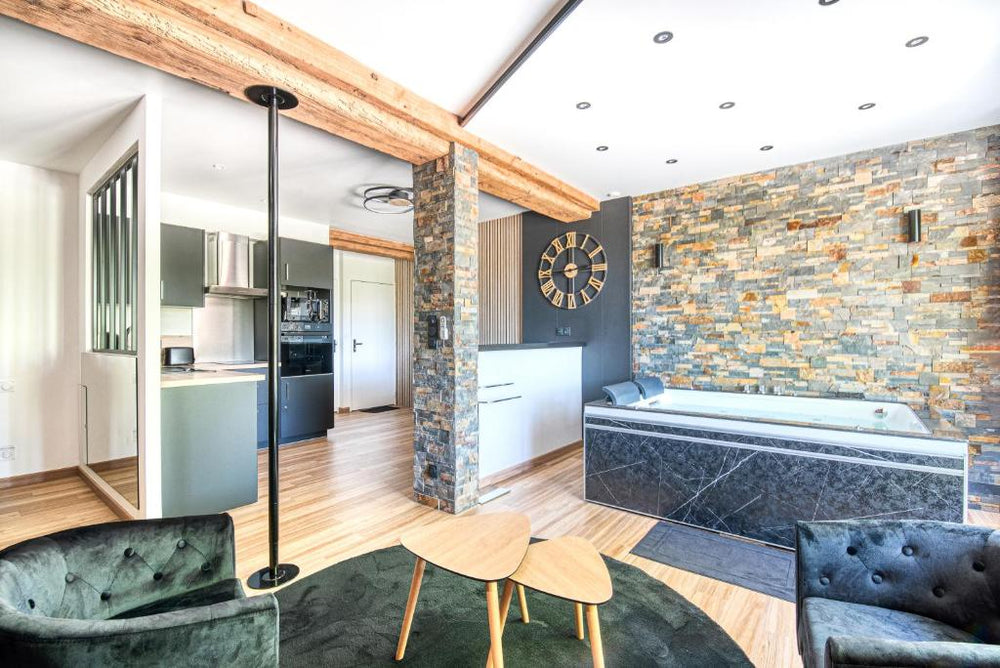 Love room au bord de l'eau. L'instant coquin - Rochefort-sur-Loire33 de Love room au bord de l'eau. L'instant coquin
