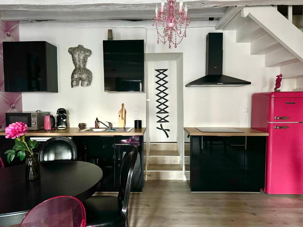 Caporizon-Lov'BNB-La seule Love House de Dordogne - Biras