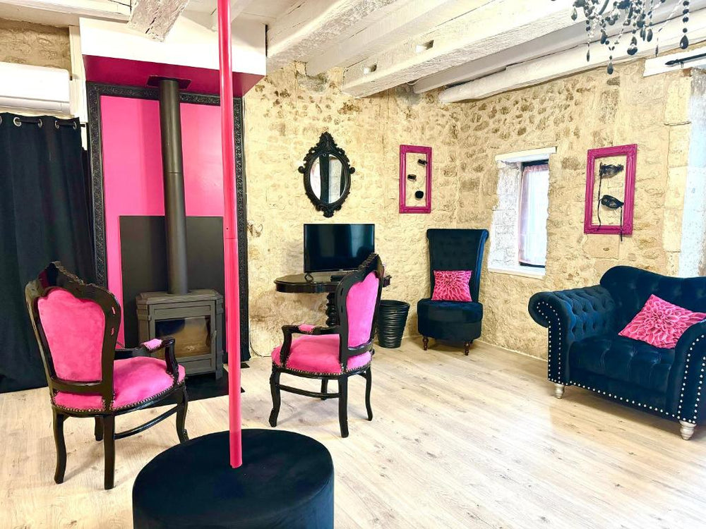 Caporizon-Lov'BNB-La seule Love House de Dordogne - Biras31 de Caporizon-Lov'BNB-La seule Love House de Dordogne
