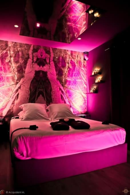 GreyRoom Cannes-Love Room BDSM - Cannes9 de GreyRoom Cannes-Love Room BDSM
