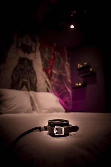 GreyRoom Cannes-Love Room BDSM - Cannes10 de GreyRoom Cannes-Love Room BDSM
