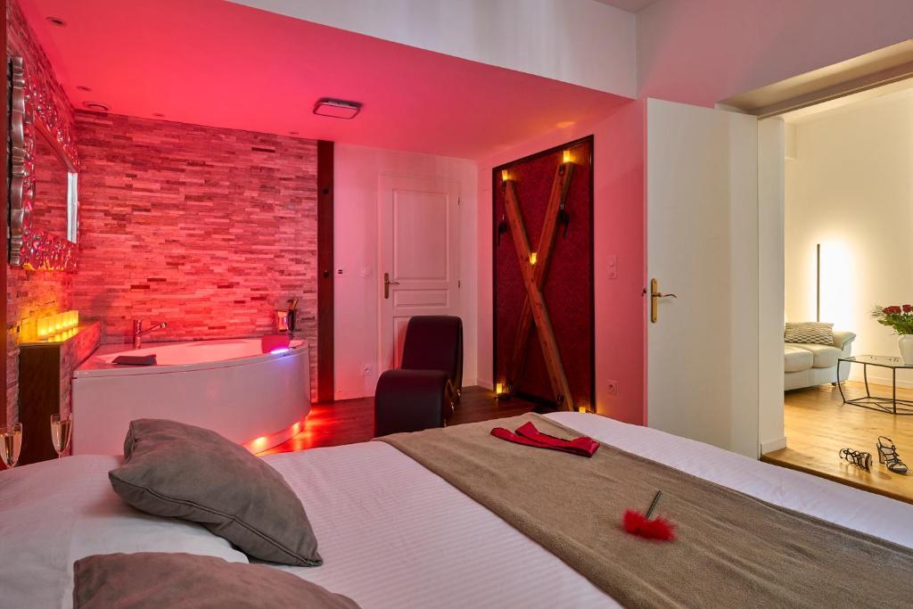 Le DONJON DIONYSOS - Love Room - Carcassonne