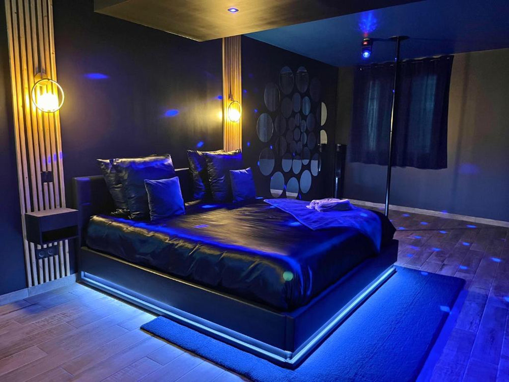 Suite Casanova avec SPA & Escape Love Game - Doux Bleu Jeux - Niort3 de Suite Casanova avec SPA & Escape Love Game - Doux Bleu Jeux
