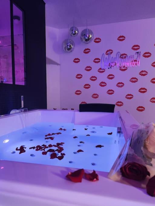 Colorroom31 - Nuit insolite - Spa - Tantra - Love room - Rouffiac-Tolosan10 de Colorroom31 - Nuit insolite - Spa - Tantra - Love room

