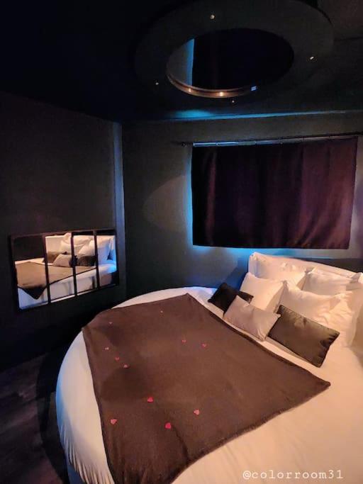 Colorroom31 - Nuit insolite - Spa - Tantra - Love room - Rouffiac-Tolosan23 de Colorroom31 - Nuit insolite - Spa - Tantra - Love room
