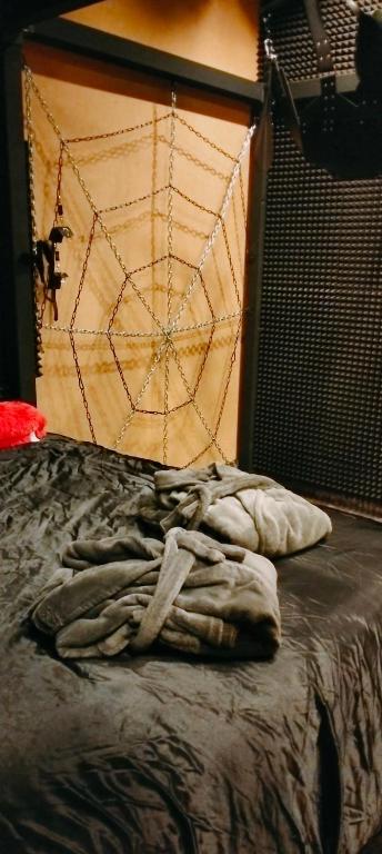 la love interdite chez love room Toulon - Toulon20 de la love interdite chez love room Toulon
