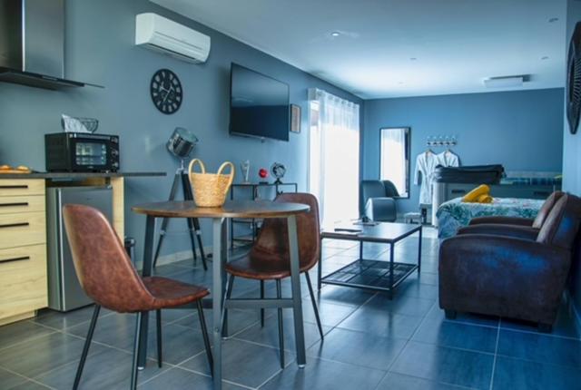 Love Room - La Parenthèse - Saint-Bauzille-de-la-Sylve16 de Love Room - La Parenthèse
