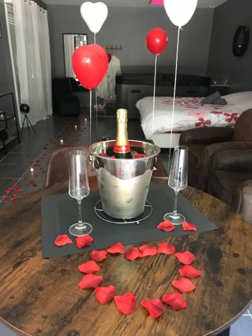 Love Room - La Parenthèse - Saint-Bauzille-de-la-Sylve4 de Love Room - La Parenthèse
