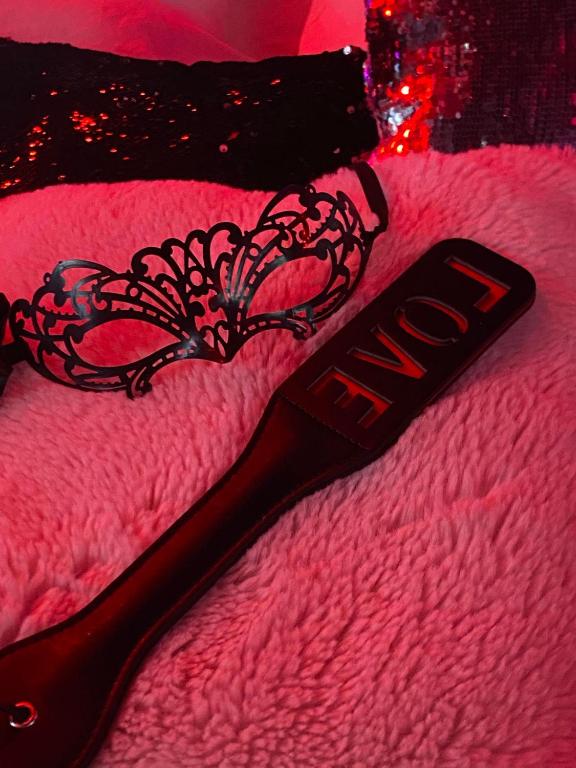 la love interdite chez love room Toulon - Toulon15 de la love interdite chez love room Toulon
