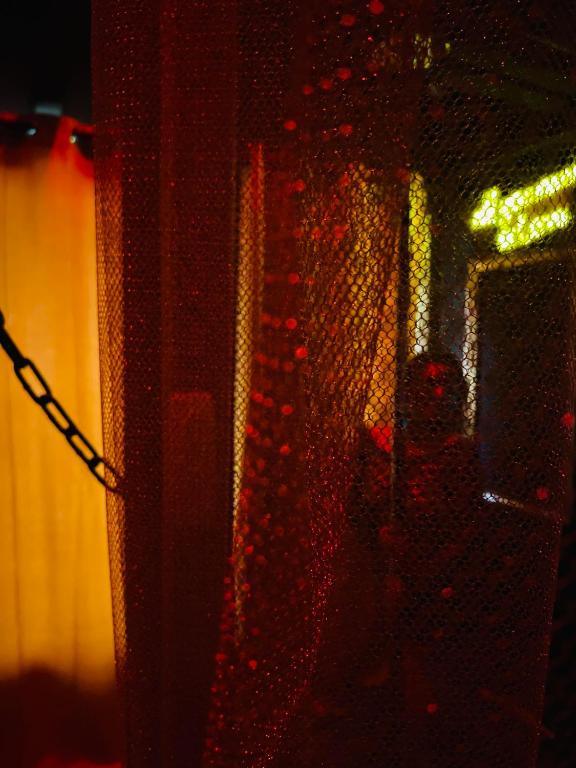 la love interdite chez love room Toulon - Toulon17 de la love interdite chez love room Toulon
