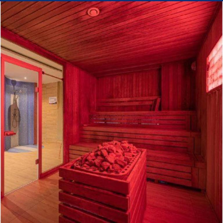 Love Room - Bucharest18 de Love Room
