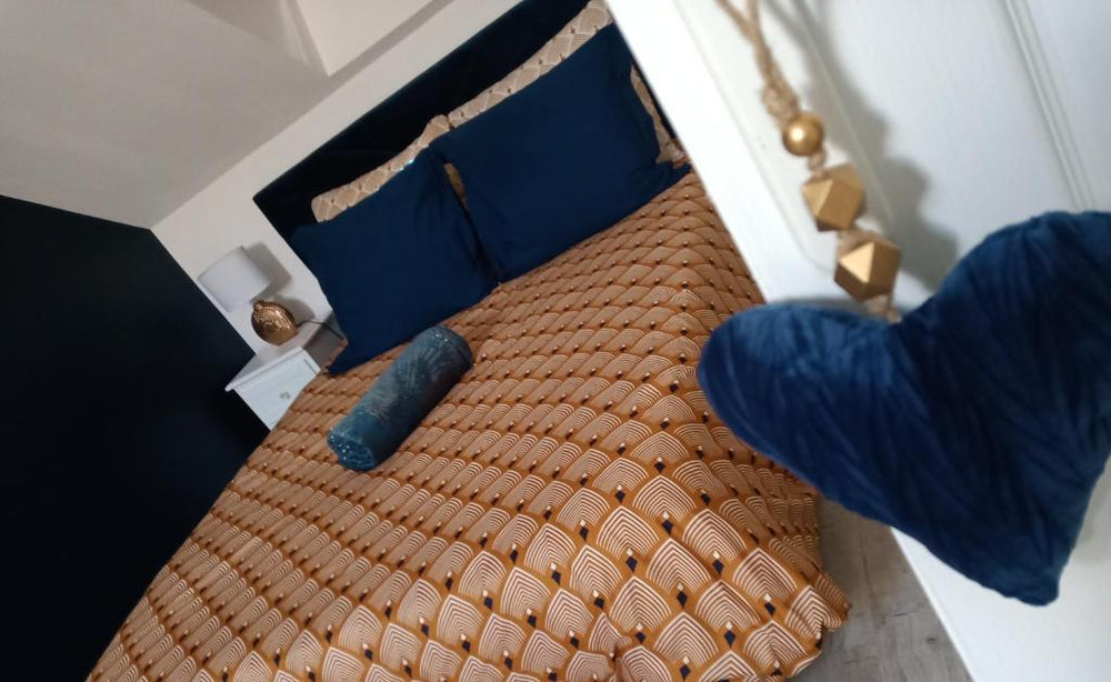 Love Room Une Pause à Deux - Jacuzzi - Chambre Secrète - Château-Landon11 de Love Room Une Pause à Deux - Jacuzzi - Chambre Secrète
