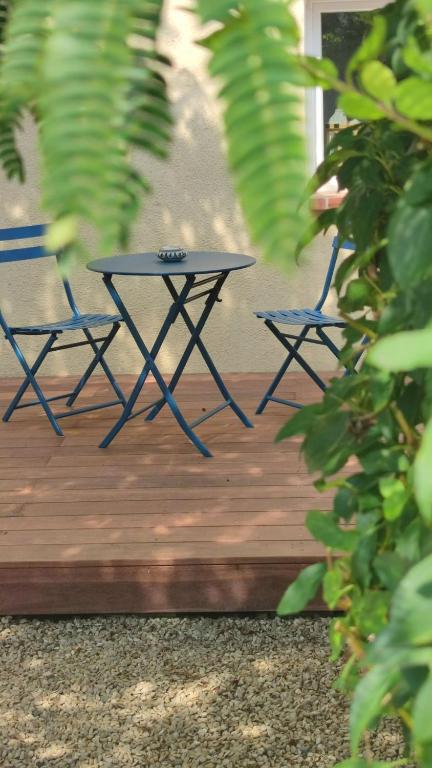 Love Room Une Pause à Deux - Jacuzzi - Chambre Secrète - Château-Landon16 de Love Room Une Pause à Deux - Jacuzzi - Chambre Secrète
