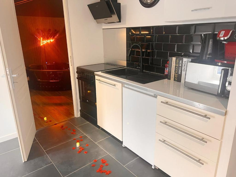 Love Room Luxure 50 Nuances - Jonzac7 de Love Room Luxure 50 Nuances
