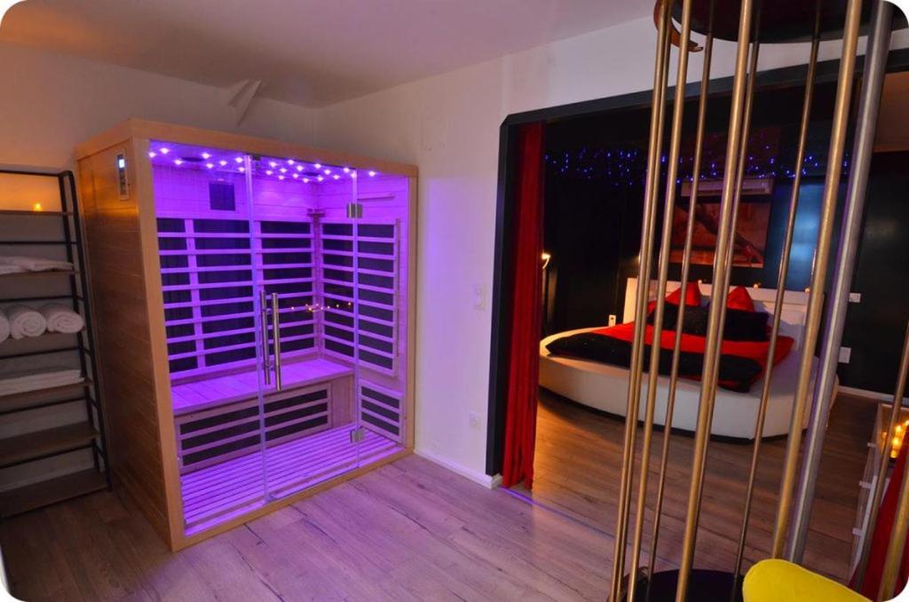 L'indécente - Love Room Studios - Longeville-lès-Saint-Avold