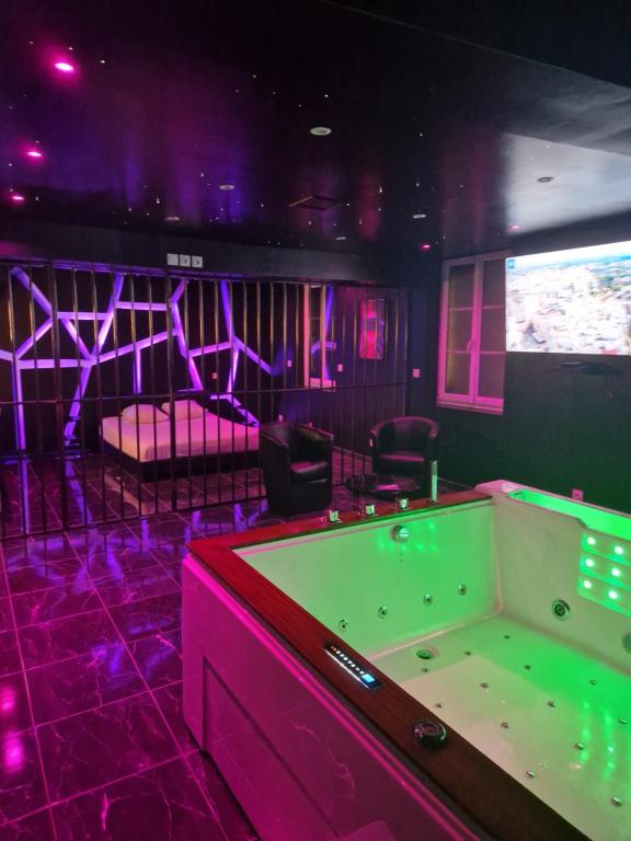 Suite Coquine avec jacuzzi YaoSpa60 - Laigneville2 de Suite Coquine avec jacuzzi YaoSpa60
