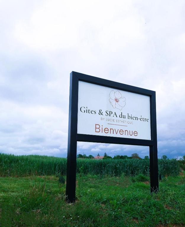 Gîtes & SPA du bien-être - Courgains15 de Gîtes & SPA du bien-être
