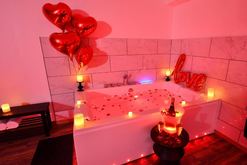 L'Arena - Love Room, Jacuzzi - La Seyne-sur-Mer3 de L'Arena - Love Room, Jacuzzi
