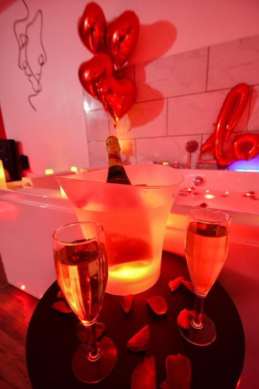 L'Arena - Love Room, Jacuzzi - La Seyne-sur-Mer33 de L'Arena - Love Room, Jacuzzi
